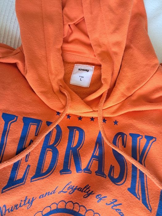 Pomarańczowa bluza z kapturem