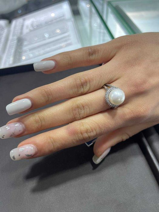 серебряное кольцо с жемчужиной 17 р