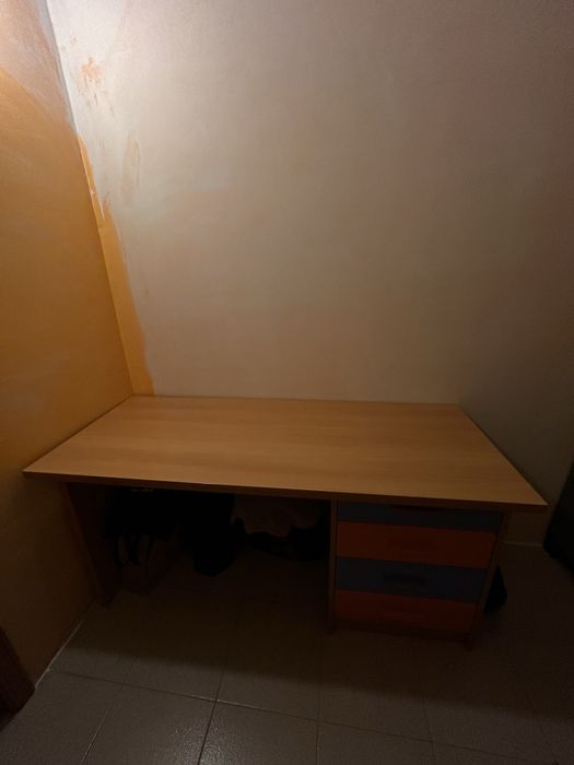 Mobiliário de quarto (dupla cama+secretária+cadeira)