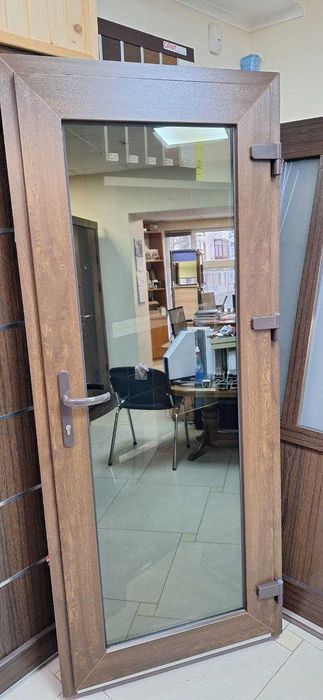 Вхідні металопластикові двері. Нові