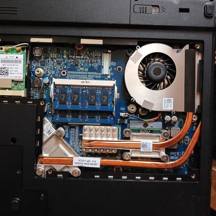Ноутбук Dell Vostro 1710