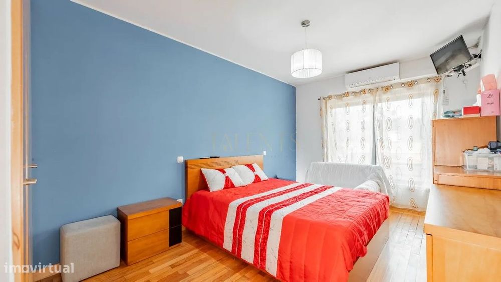 Apartamento T3 em Fradelos | 146 m² | Varanda c/ Churrasqueira