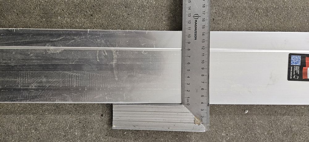 Sprzedam listwy przypodłogowe