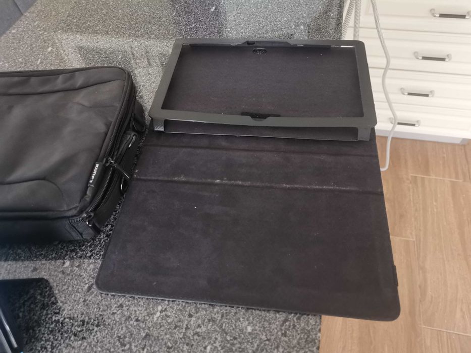 Microsoft Surface pro i5 4 gb windows 10 pro