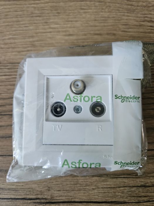 Gniazdo RTV Asfora Schneider. 4 szt .Cena za szt 25zl.