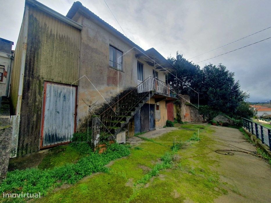 Moradia T3 para recuperar Valongo do Vouga