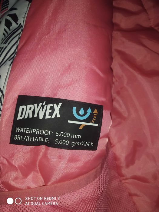 Продам зимову курточку Termit