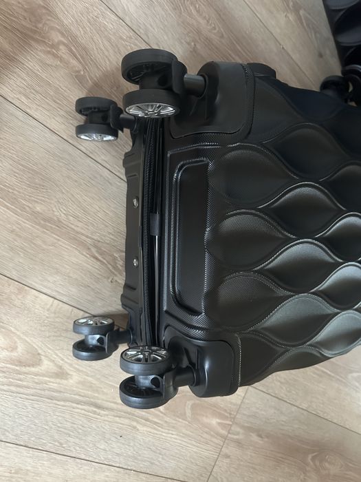 Валізи нові у розмірах М та XL