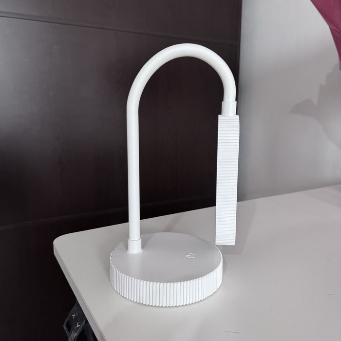Lampka nocna ozdobna ryflowana w paski USB apple ikea home you