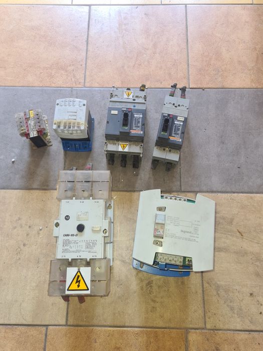 Zestaw wyłączników do centrum numerycznego TZC