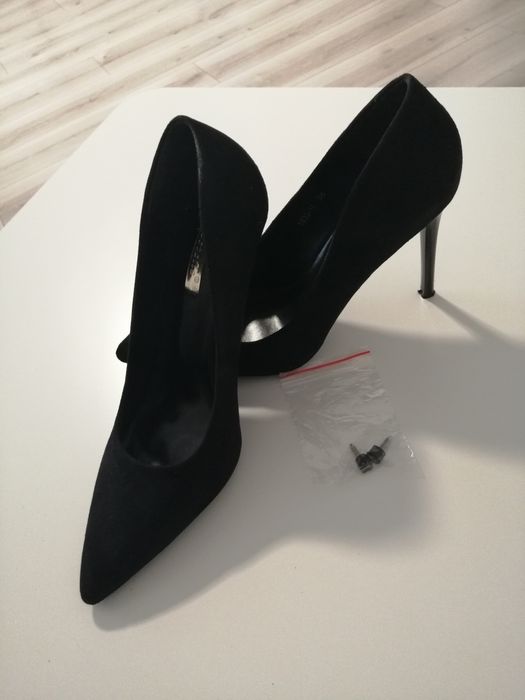 Buty na obcasie roz 38