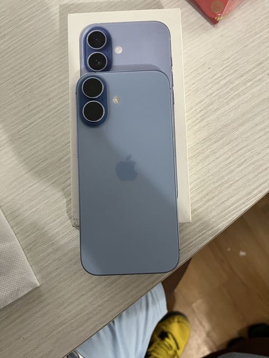 Iphone 17 (semi novo)