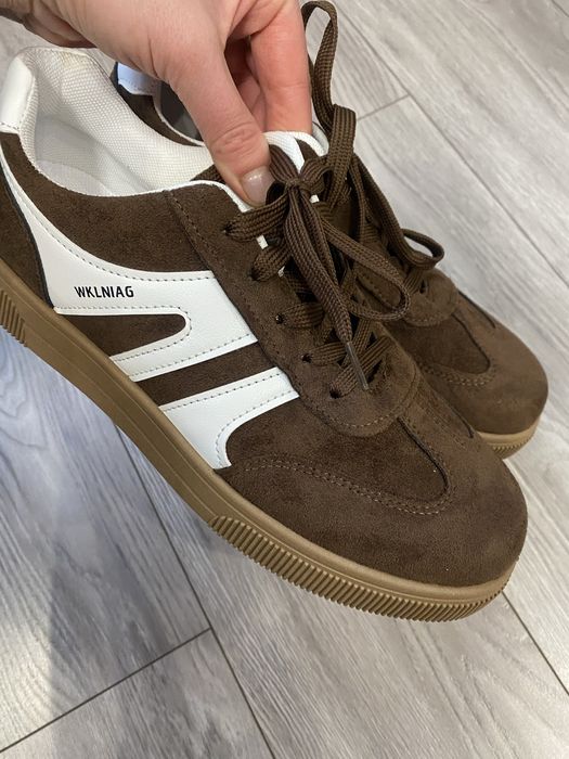 Кросівки 42 рр , нові