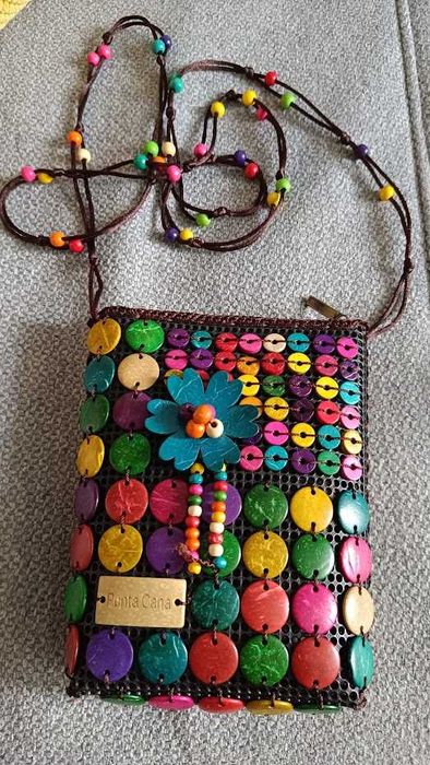 Продаю новую женскую разноцветную мини сумку ручной работы Punta Cana