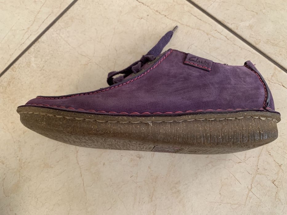 Продам фирменные туфли ботинки Clarks