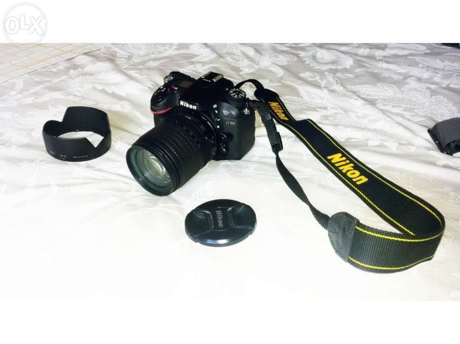 Selling Nikon D7100 DSLR Camera + 18-105mm Lens + Accessories64729671573761121