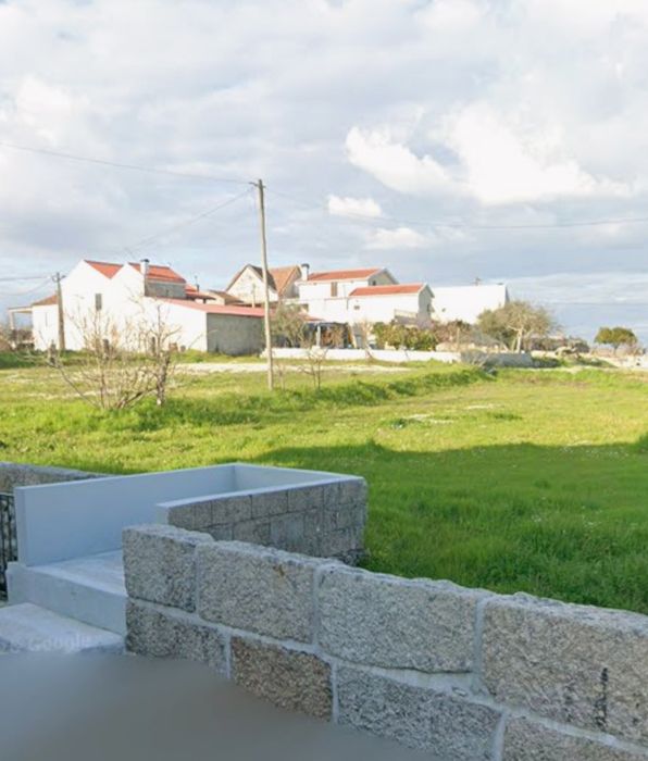 Terreno com licença para construçâo