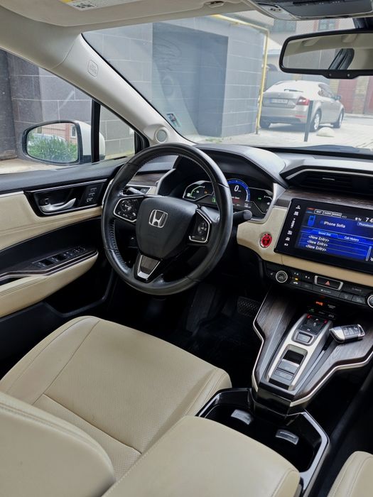 Honda Clarity Hybrid 2020