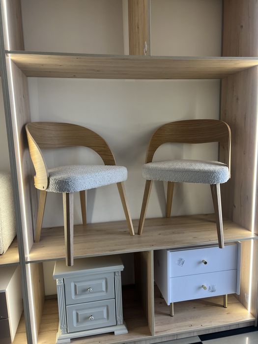 Стілець з дерева