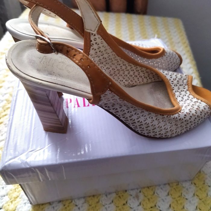 Босоніжки шкіряні 39 Р.