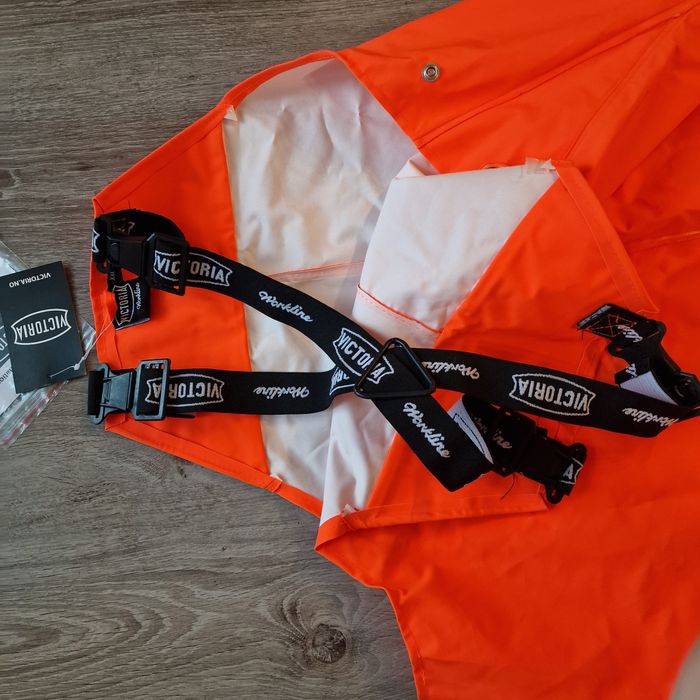 Nowe spodnie Victoria - przecideszczowe