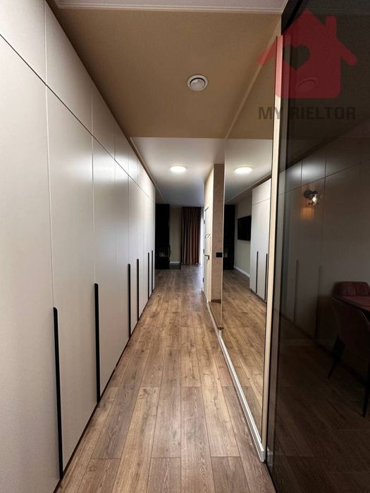 Продаж будинку у новому котеджному містечку!