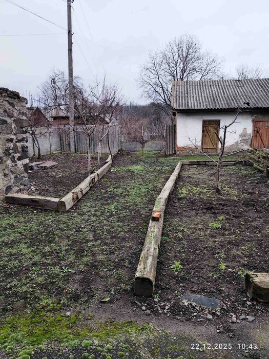 Продається двох кімнатна квартира