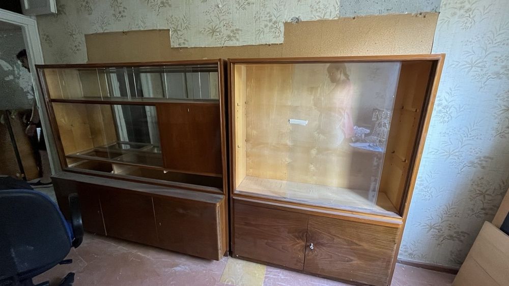 Віддам безкоштовно сервант