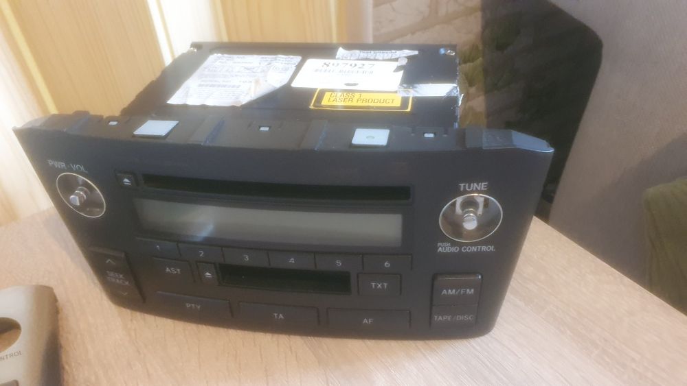 Radio Toyota Avensis T25