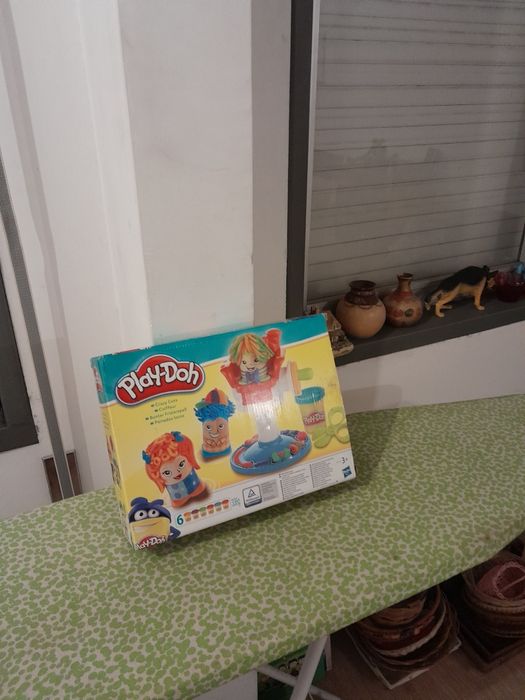 Vendo Brinquedo Penteados Loucos PLAY-DOH muito bonito como novo