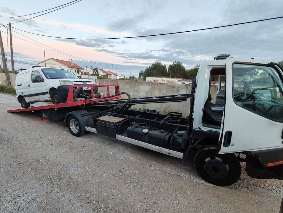 Serviço de reboque / pronto socorro automóvel 24h
