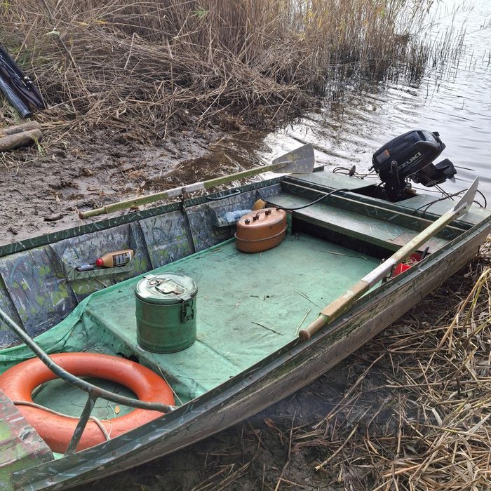 Продам лодку Крим.