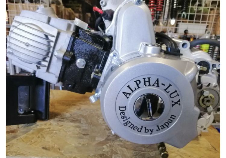 Продам по запчастинах мотор альфа