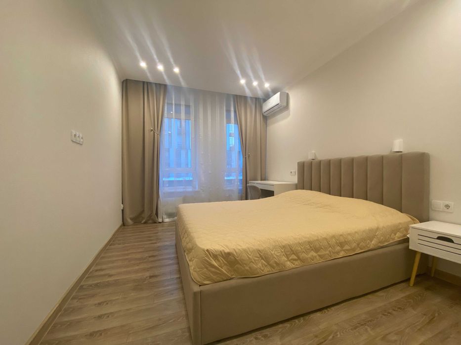 Перша здача! Стильна 1-кімнатна квартира в ЖК Республіка. Рильського 1