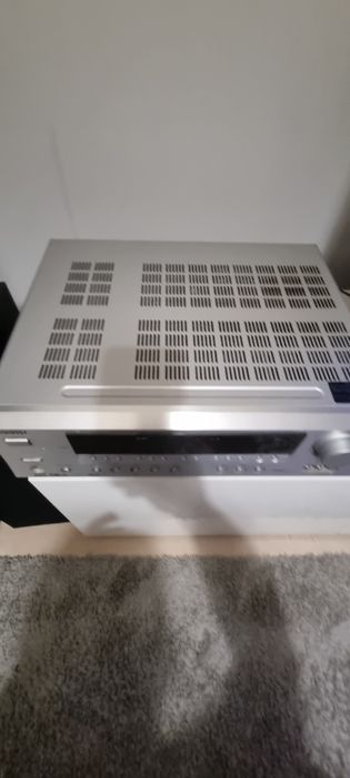 amplituner:  ONKYO TX-SR503E,mocny 
- odtwarzacz DVD: DV-SP403E