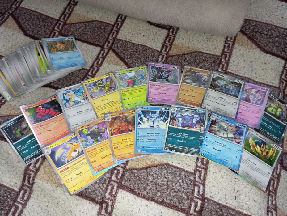 Карточки Pokémon — коллекция 200+ штук  торг есть