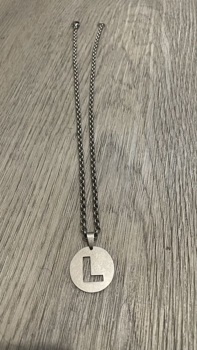 Colar Prateado “L”