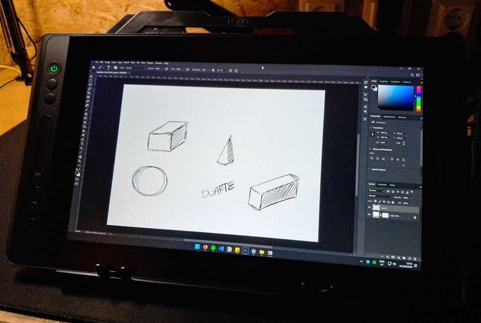 HUION Kamvas Pro 13 – Mesa Digitalizadora com Ecrã + Acessórios