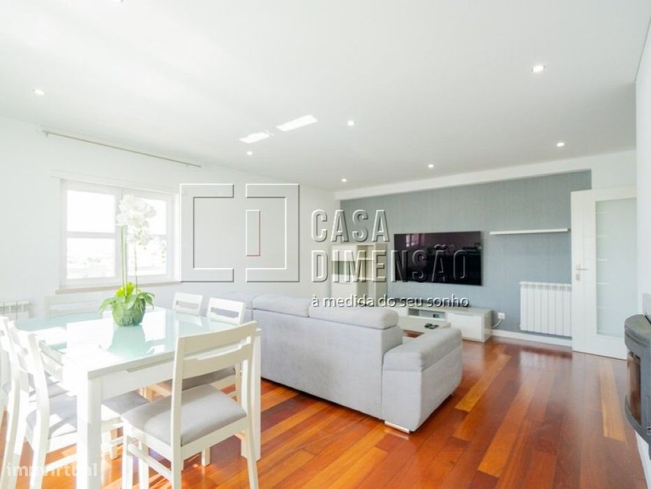 Apartamento de tipologia T2 na Serra de Carnaxide, com Garagem, com...