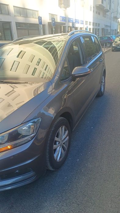 Volkswagen Touran — fotografia 4