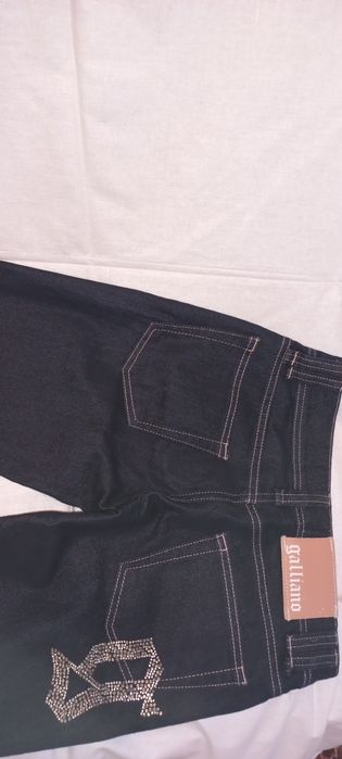 Продам джинси на дівчинку - підлітка