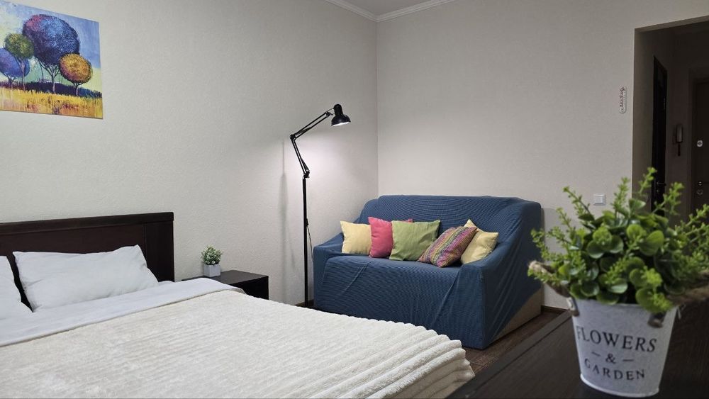 Подобово.Ліфт,Wi-fi, вода працюють без світла! Затишна 1-к квартира