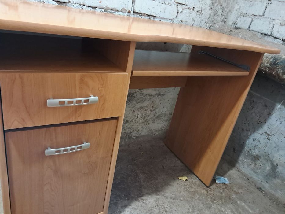 Biurko młodzieżowe