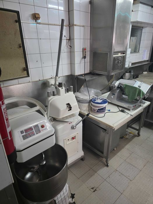 Cede-se Posição Restaurante E Pastelaria C/ Fabrico