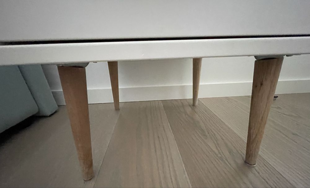 Mesas de cabeceira estilo escandinavo - em muito bom estado