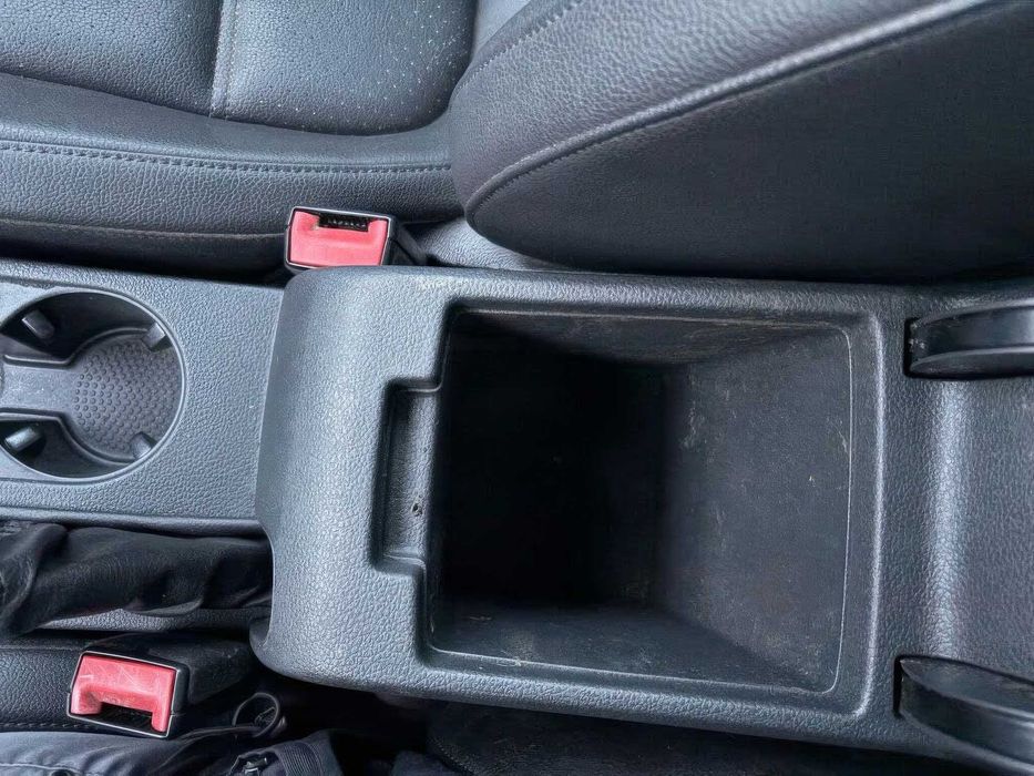 Volkswagen Jetta Sport      2016