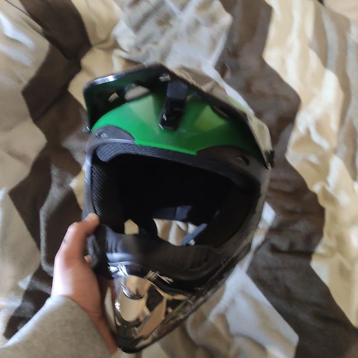 Продам шлем мотокросс