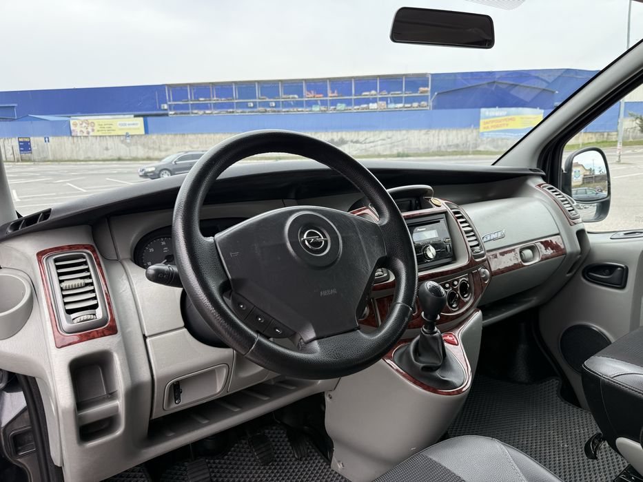 Бус Opel Vivaro 2009 Пасажир, Довга база (2.0 dCi) обмін, лізинг