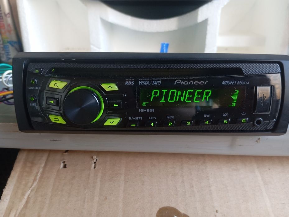 Pioneer DEH-4300 UB с Bluetooth.RBG подсветка