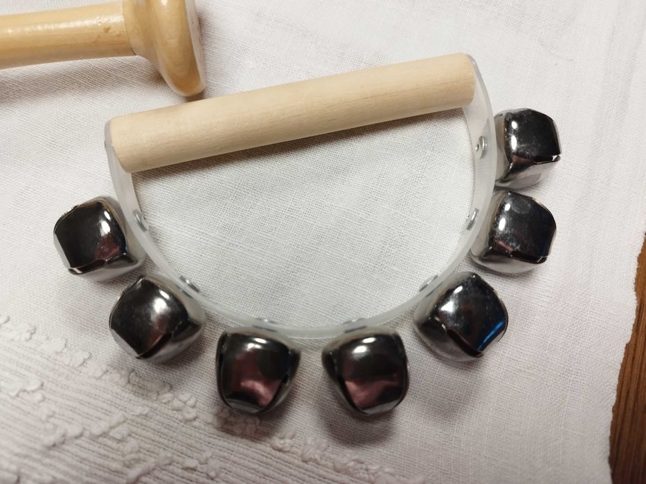 Vendo 3 instrumentos musicais para crianças